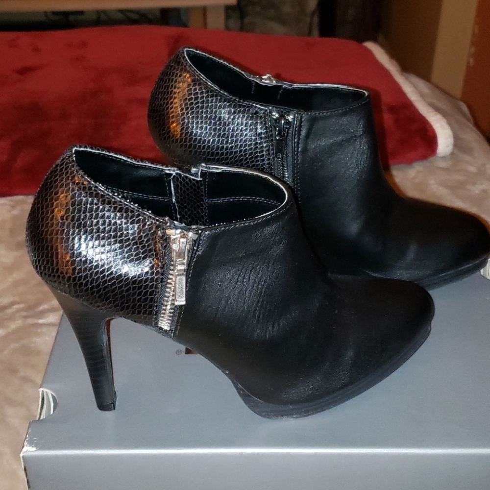 Barely Worn!! Apt.9 Bootie Heels - image 4